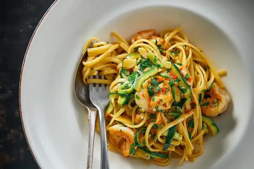 Linguine with king prawns